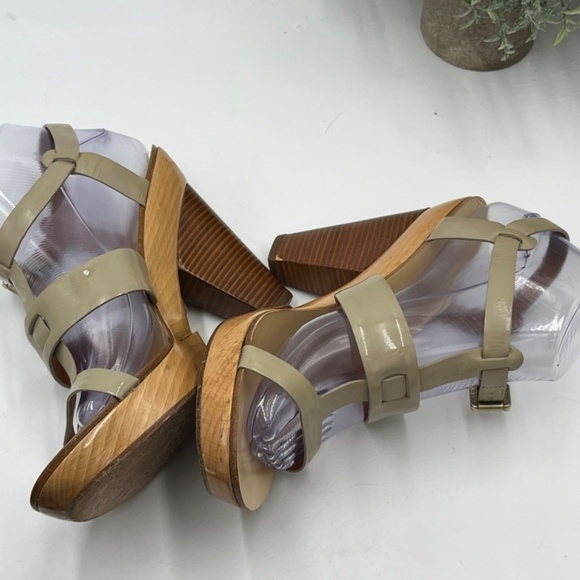 GIVENCHY Tan Wood Platform Patent Leather T-Strap Cone Heel Sandals Sz 38/7.5 - Picture 8 of 15